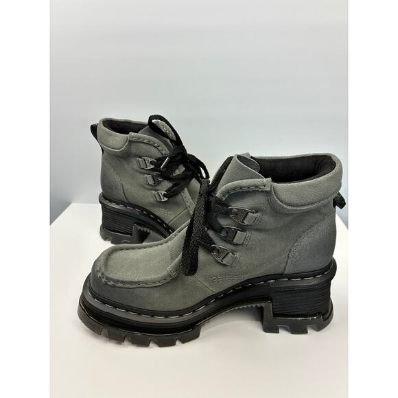 Dr. Martens Corran 3I Suede Heeled Boots UK6 EU39 US8 – NEW No Box - Picture 1 of 6